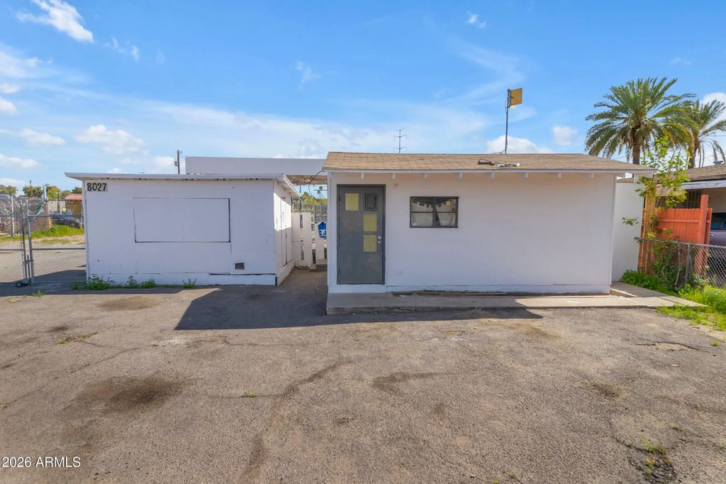 8027 S Avenida Del Yaqui, Guadalupe
