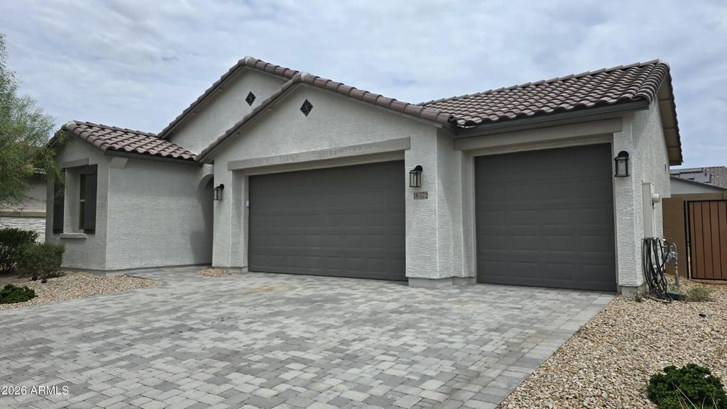 18572 W Cottontail Lane, Surprise