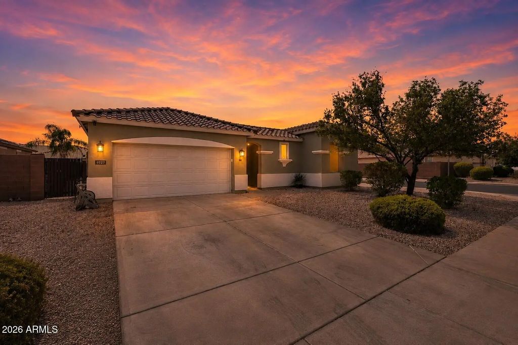 9727 N 182nd Lane, Waddell