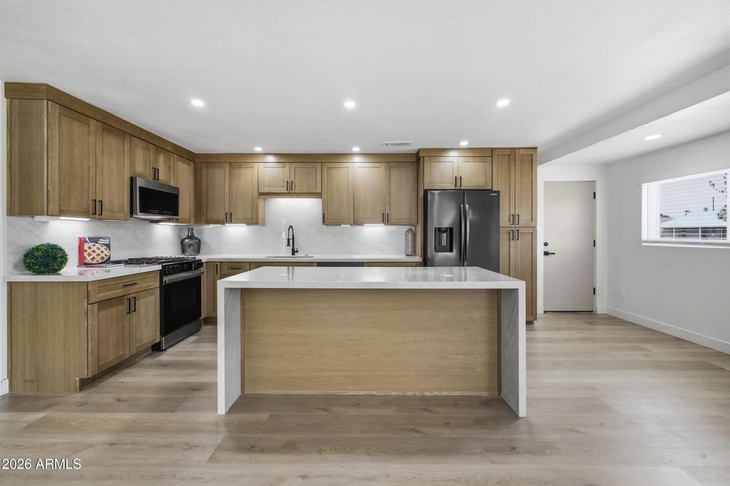 2232 E Mitchell Drive, Phoenix