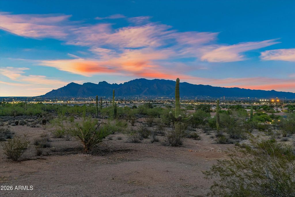 2802 N Cerrada De Beto Drive, Tucson