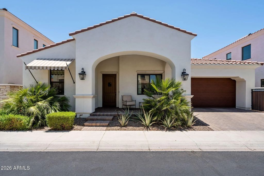 3927 E Crittenden Lane, Phoenix