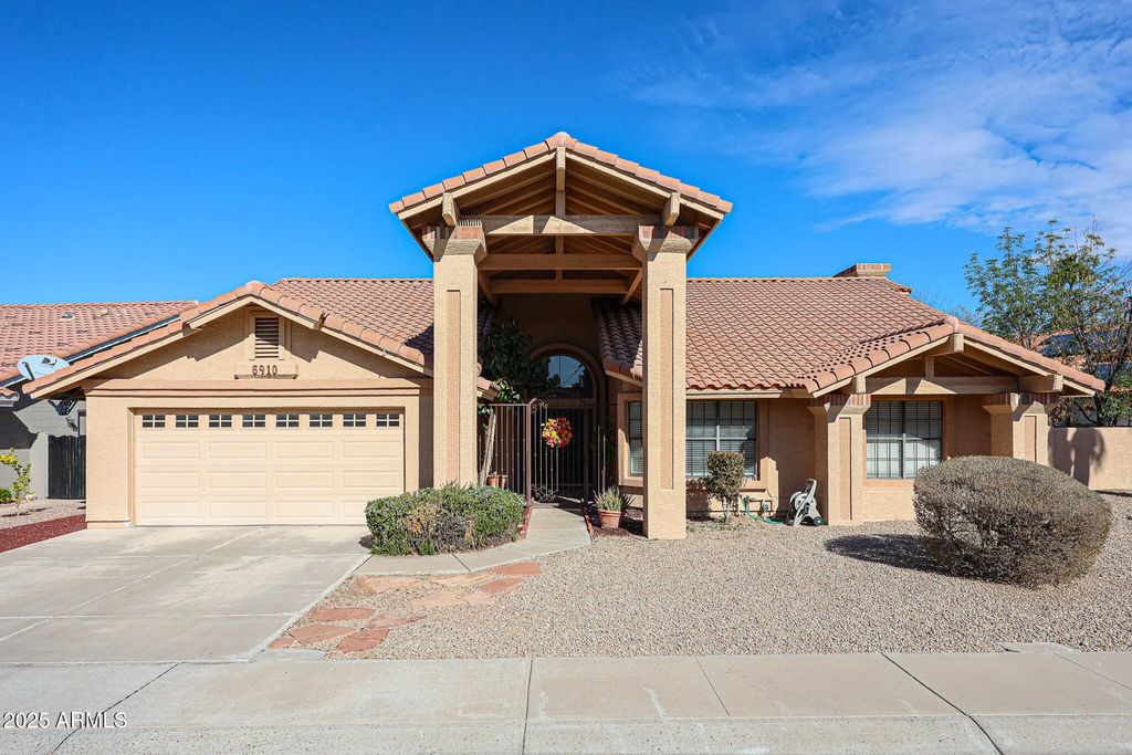 6910 W Kimberly Way, Glendale