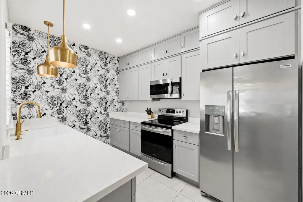 11333 N 92nd Street (unit 1075), Scottsdale