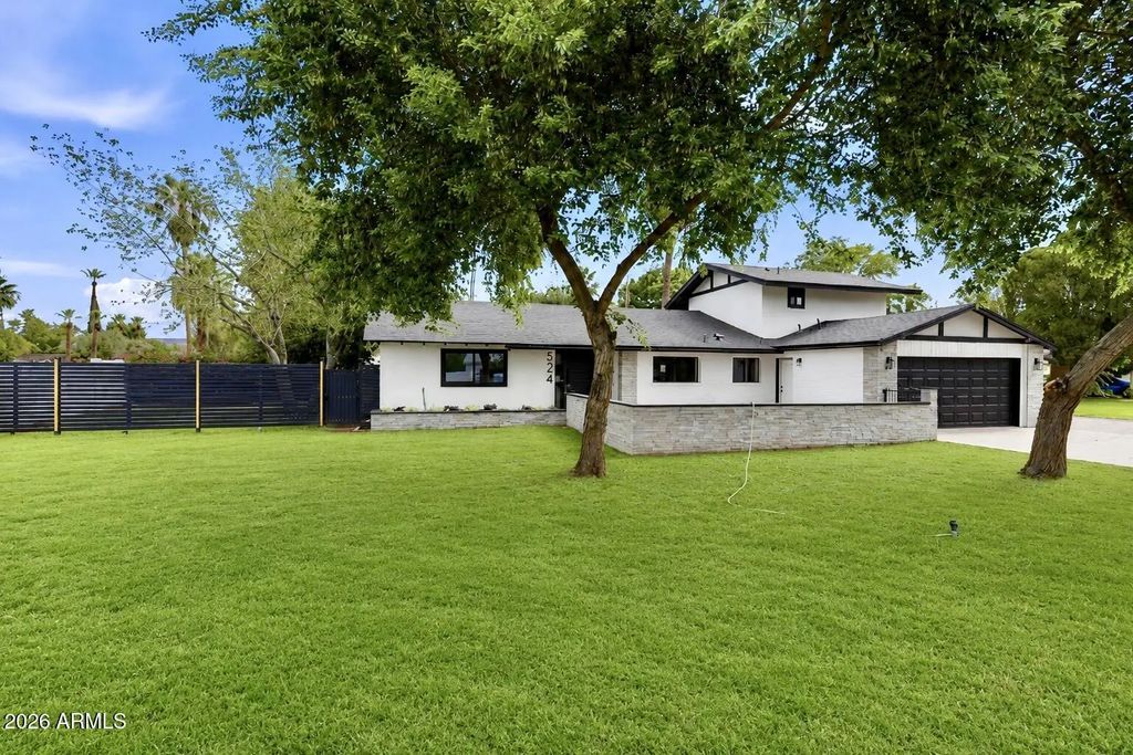 524 W Harmont Drive, Phoenix