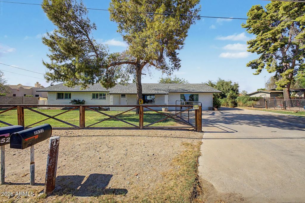 3522 W Westcott Drive, Glendale