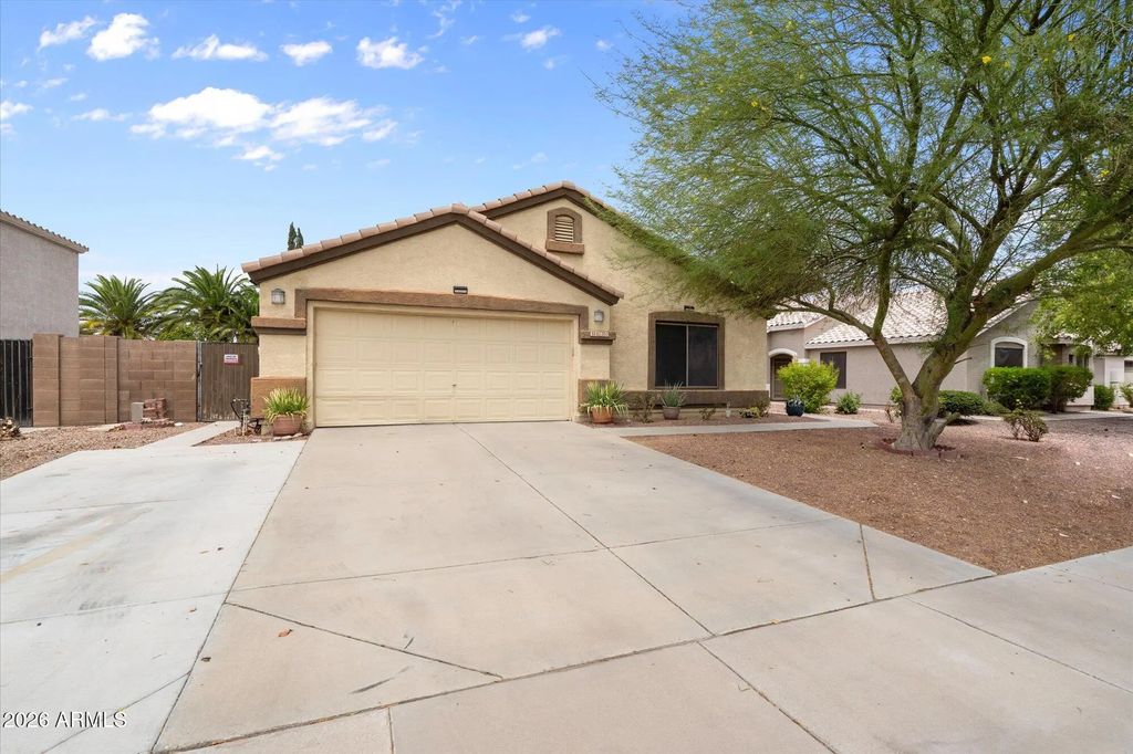 8830 W Salter Drive, Peoria