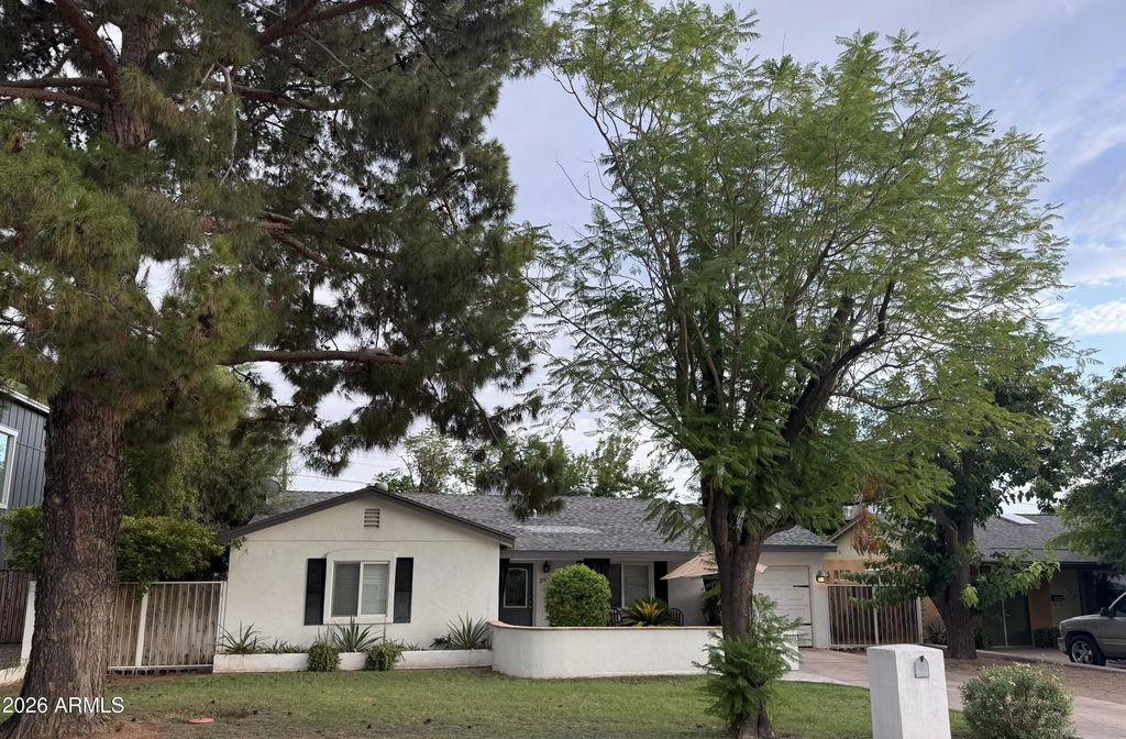 3907 E Devonshire Avenue, Phoenix
