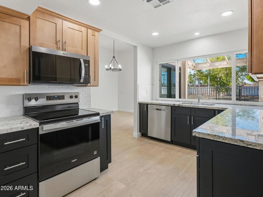 326 E Huntington Drive, Tempe