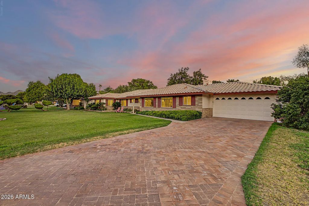 1001 W Kaler Drive, Phoenix