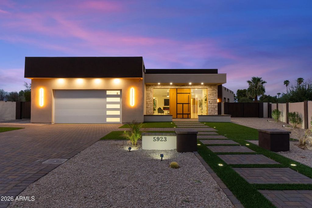 5923 E North Lane, Paradise Valley