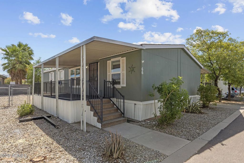 2200 N Delaware Drive (unit 66), Apache Junction