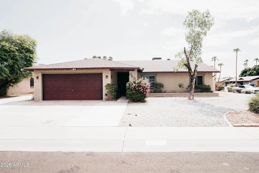 9801 N 49th Lane, Glendale