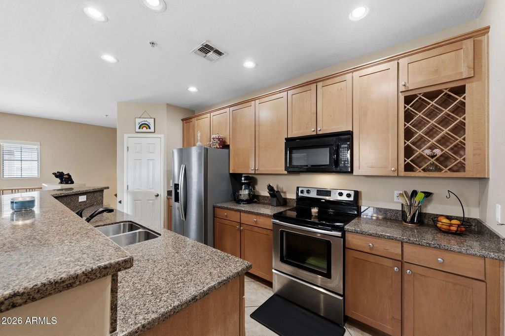 1330 S Aaron Drive (unit 215), Mesa