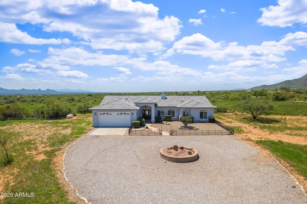 7646 E Three Canyons Road, Hereford