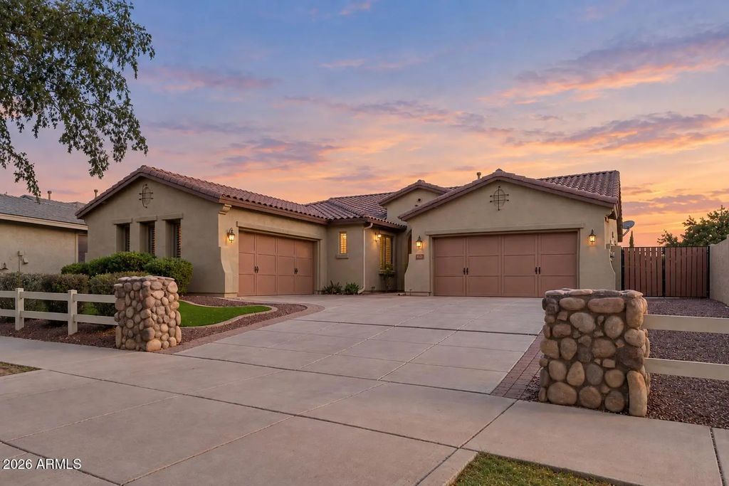 3837 E Old Stone Circle S, Chandler