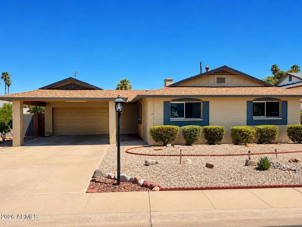 212 E Minton Drive, Tempe