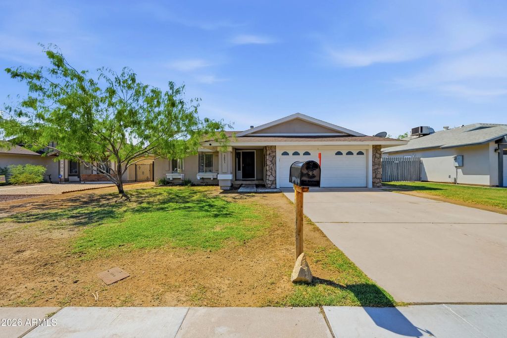 1651 E Apollo Road, Phoenix