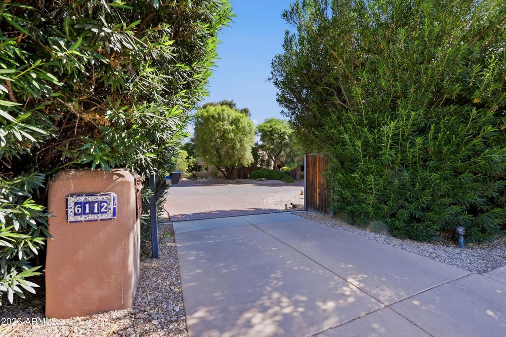 6112 E Mockingbird Lane, Paradise Valley