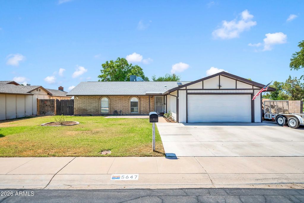 5647 W Vogel Avenue, Glendale