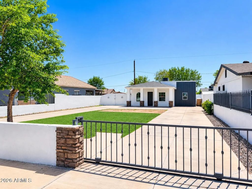 4437 S 8th Place S, Phoenix