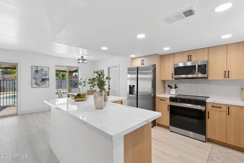 1727 E Diamond Avenue, Mesa