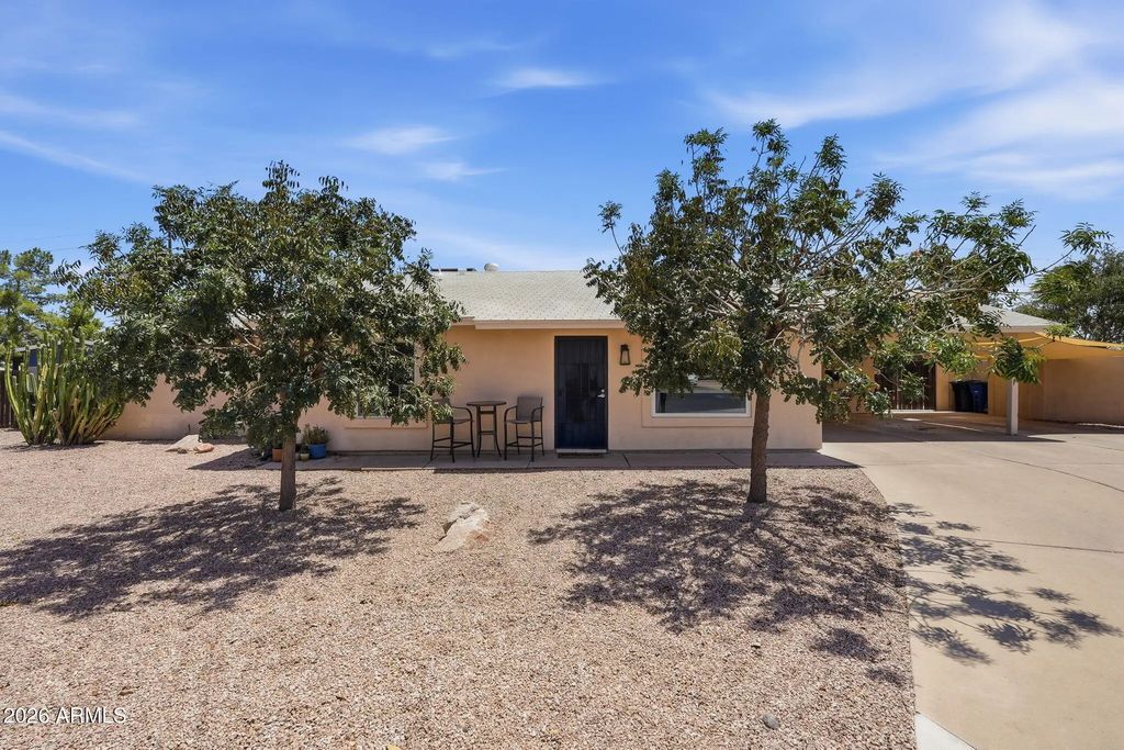 810 N Pine Court, Gilbert