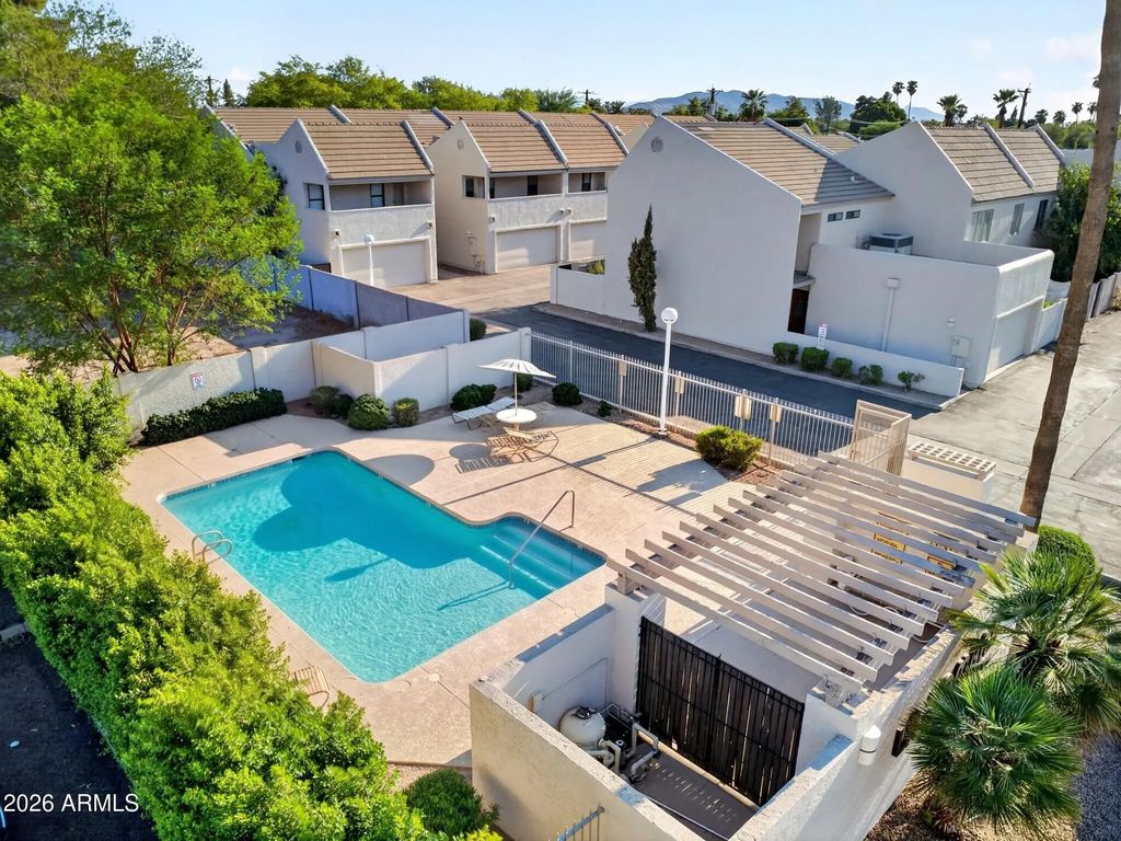 821 E Redondo Drive, Tempe