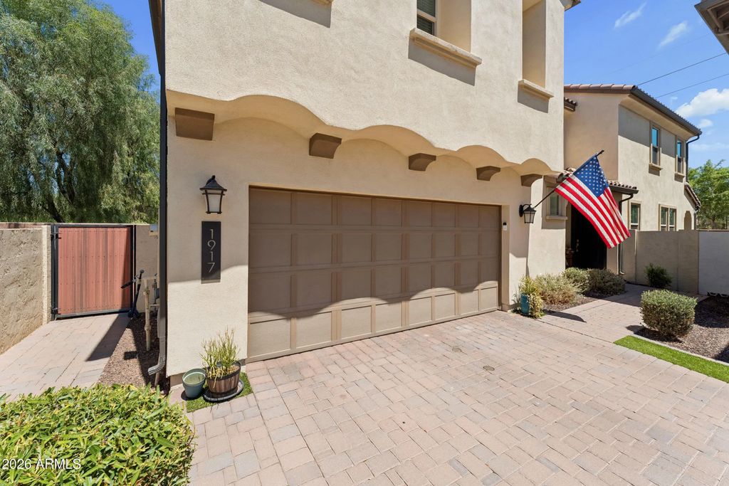 1917 S Follett Way, Gilbert