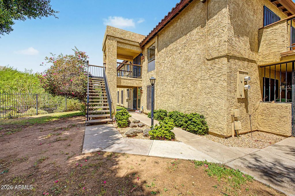 8202 N 21st Drive (unit B201), Phoenix