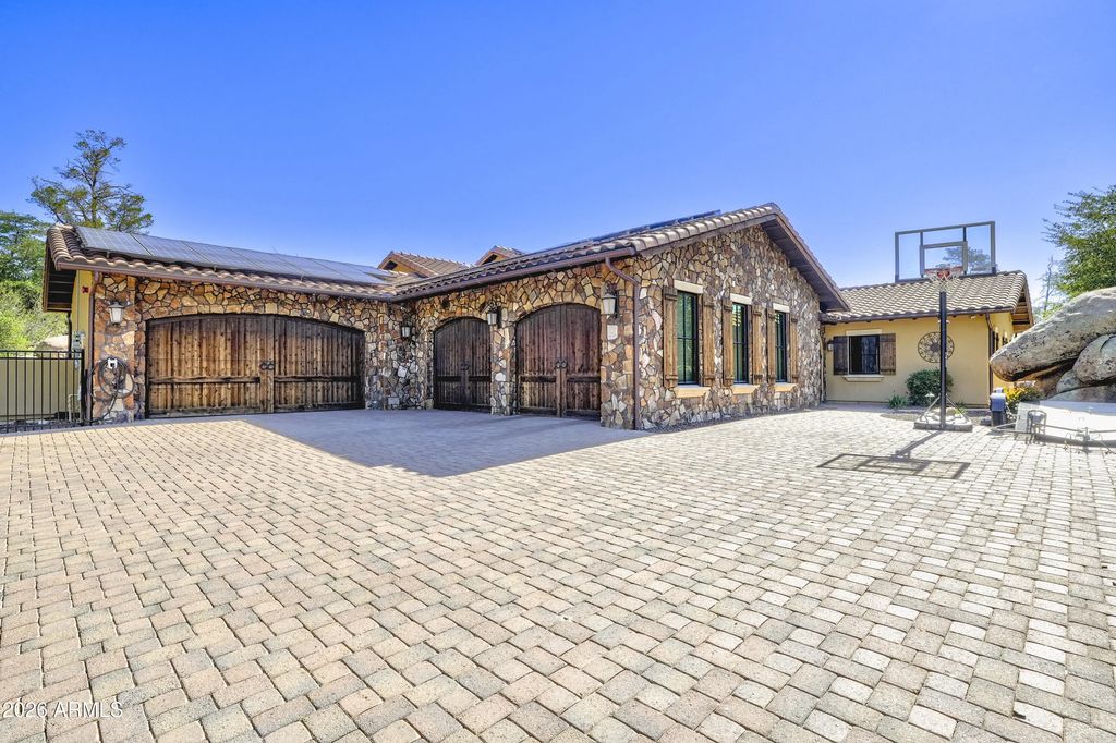 1229 Sierry Peaks Drive, Prescott