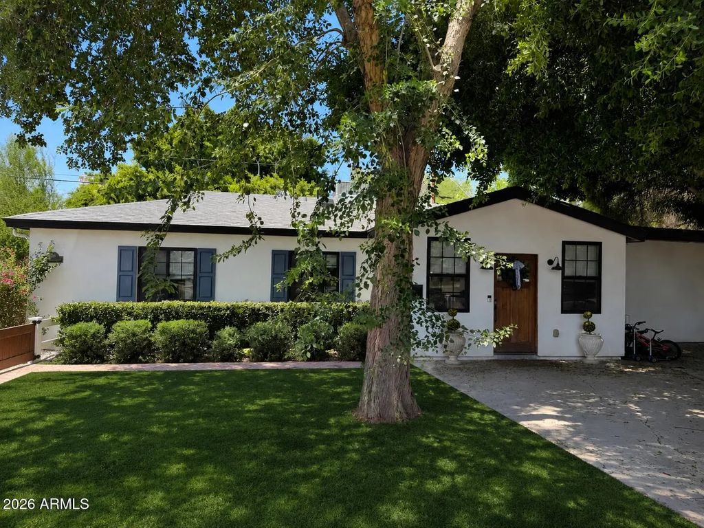 3501 E Piccadilly Road, Phoenix