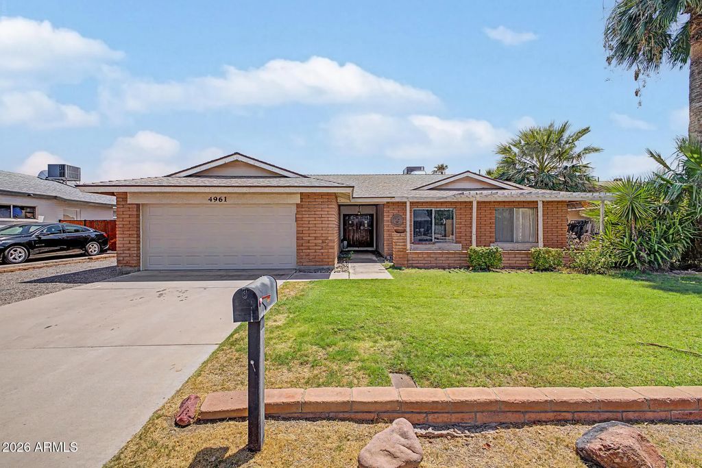 4961 W El Caminito Drive, Glendale