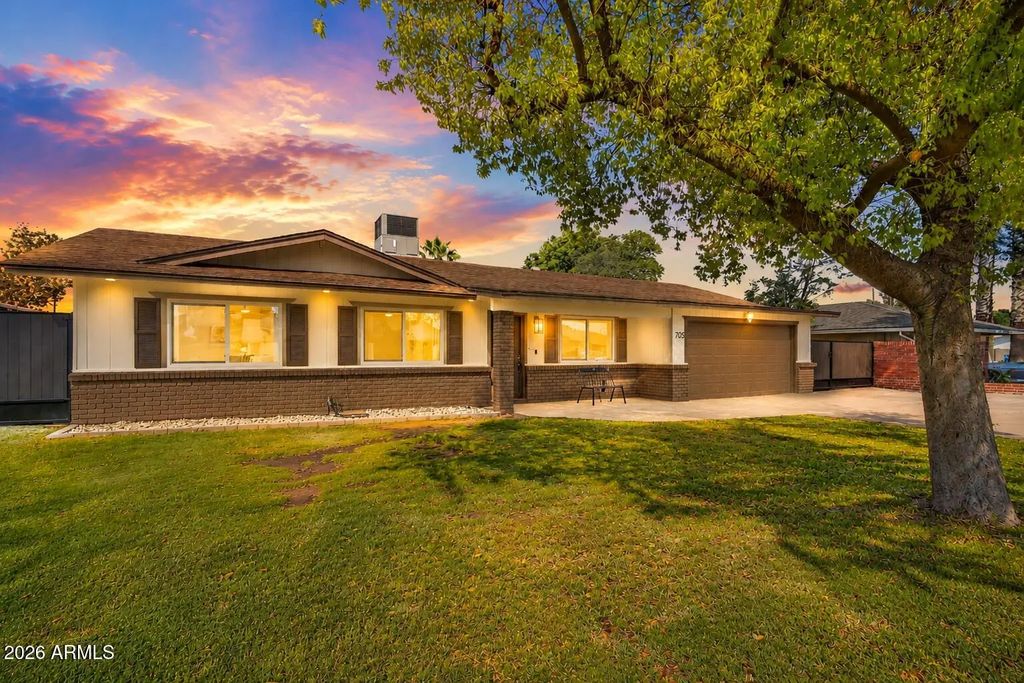 705 N Oracle Circle, Mesa