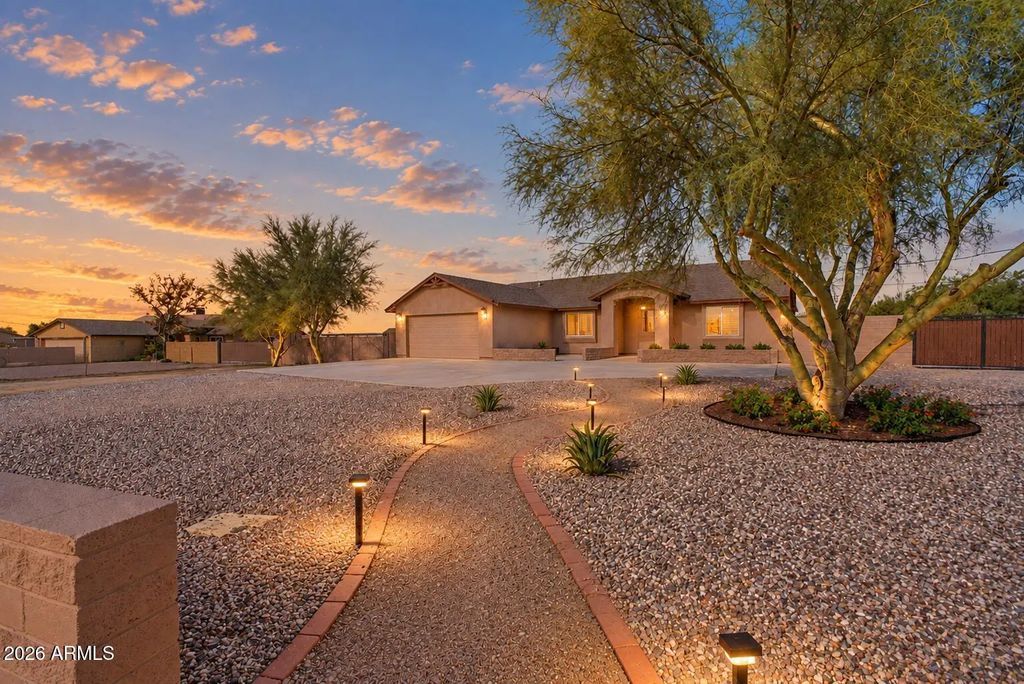 832 N 98th Street, Mesa