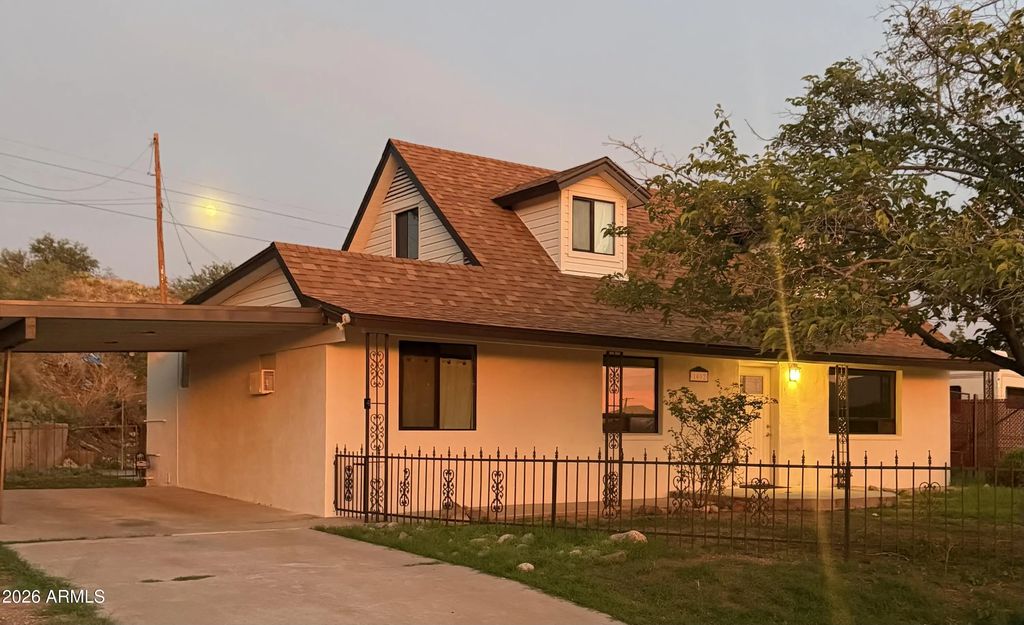 1402 E Mesquite Street, Globe