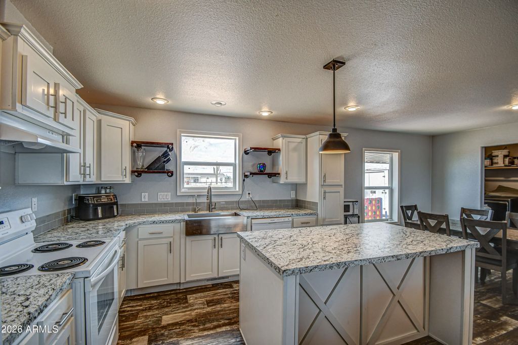 22640 E Darlene Drive, Florence