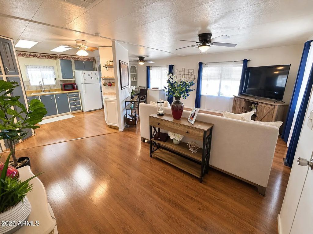 7300 N 51st Avenue (unit L290), Glendale