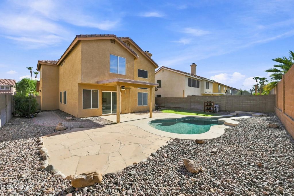 2914 E Windsong Drive, Phoenix