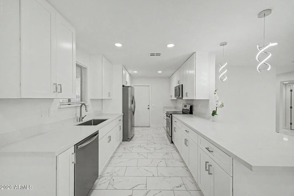 26621 S Shumaker Drive, Sun Lakes