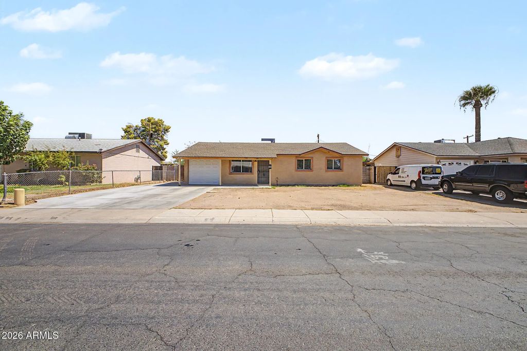 8141 W Indianola Avenue, Phoenix