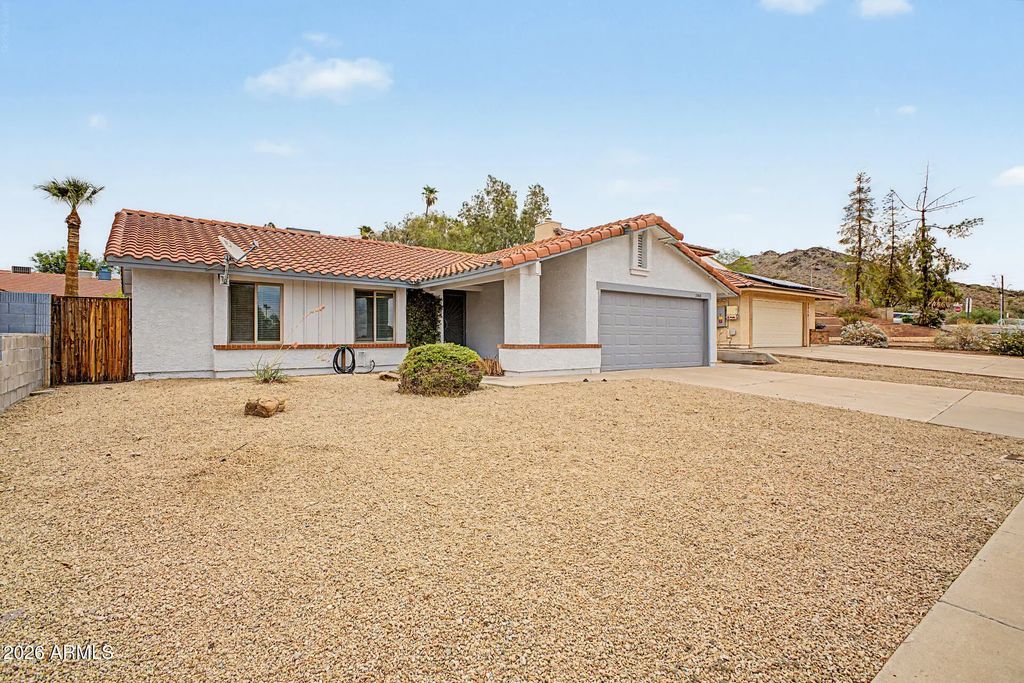 2208 E Hearn Road, Phoenix