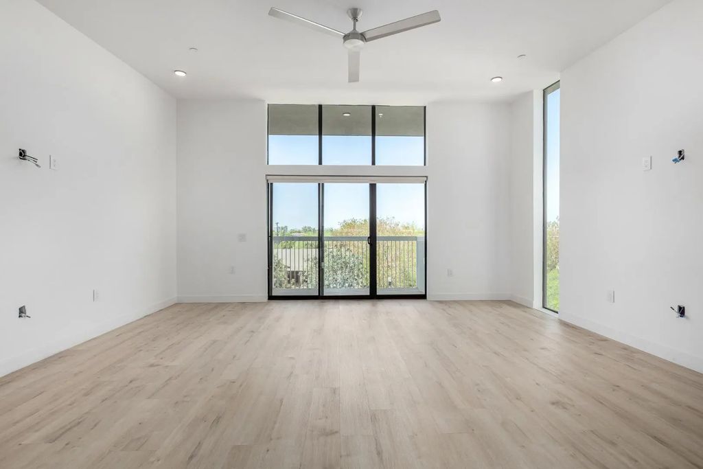 531 E Willetta Street (unit 304), Phoenix