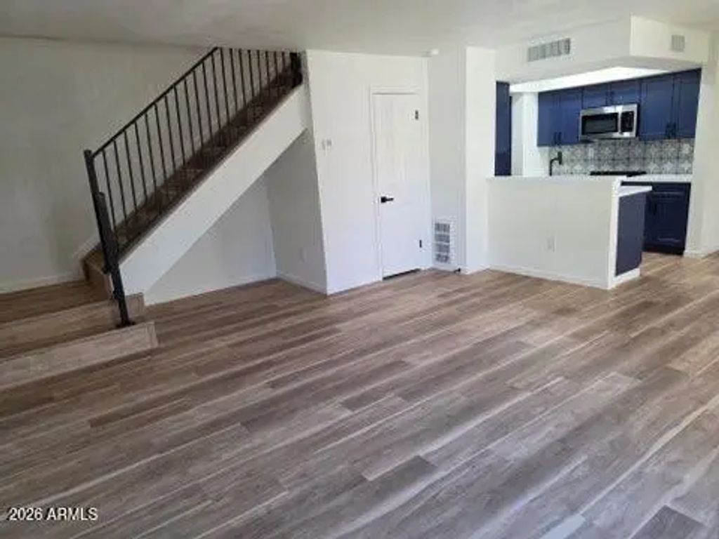 712 E Eugie Avenue, Phoenix