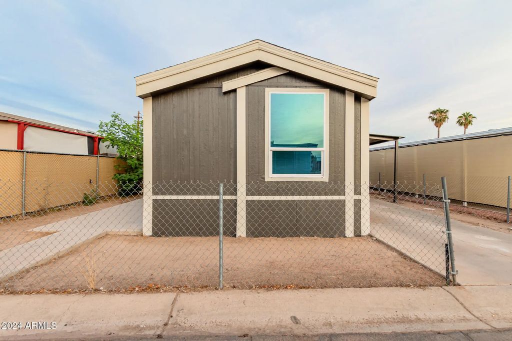300 W Lower Buckeye Road (unit 26), Avondale