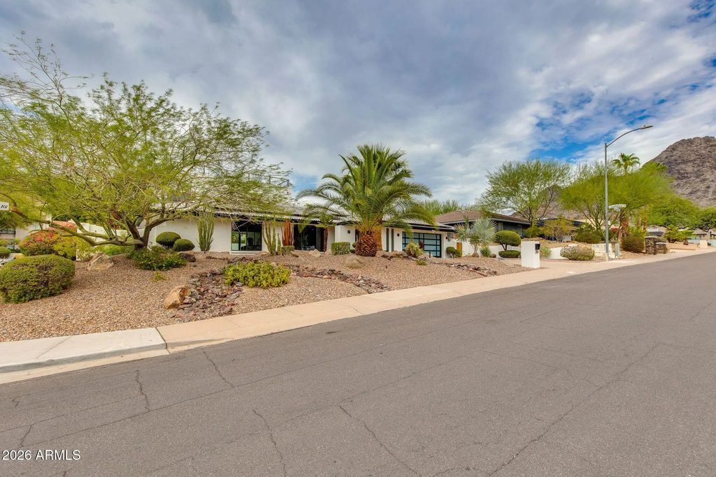 2102 E Orangewood Avenue, Phoenix