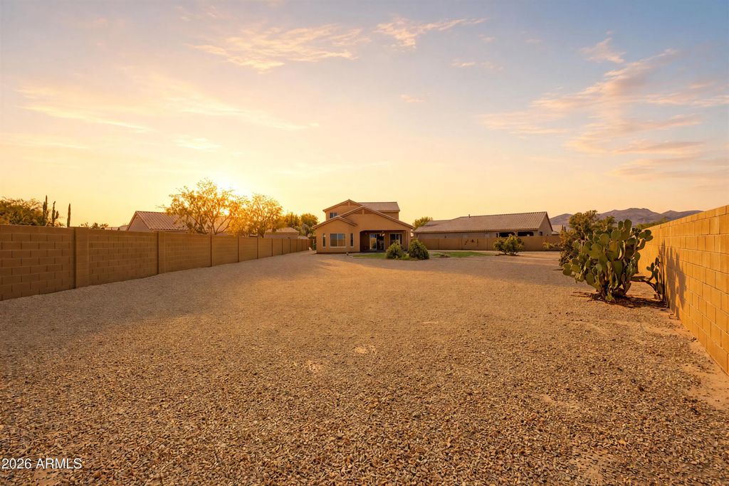 17922 W Lawrence Lane W, Waddell