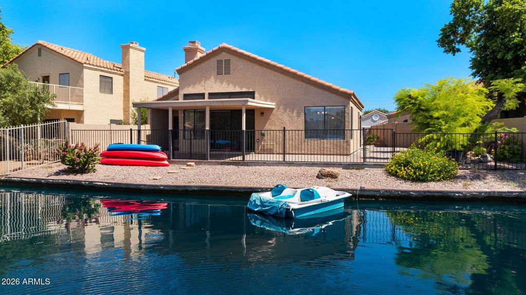 329 E Vaughn Avenue, Gilbert