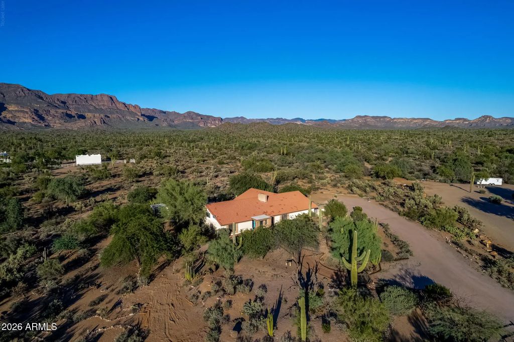 11086 E Hummingbird Lane, Gold Canyon