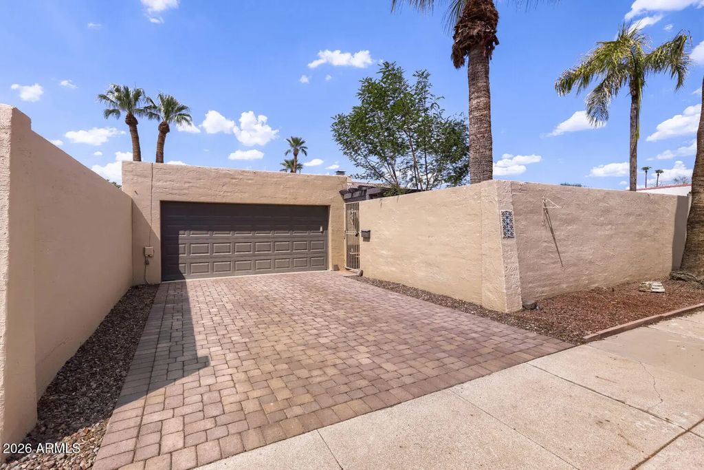 2022 E Balboa Drive, Tempe